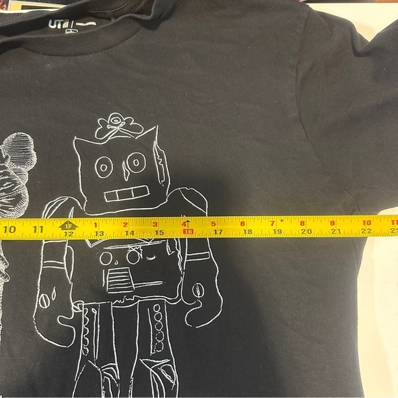 KAWS x Uniqlo Warhol UT Graphic T-shirt
Black Size Large - Picture 10 of 11